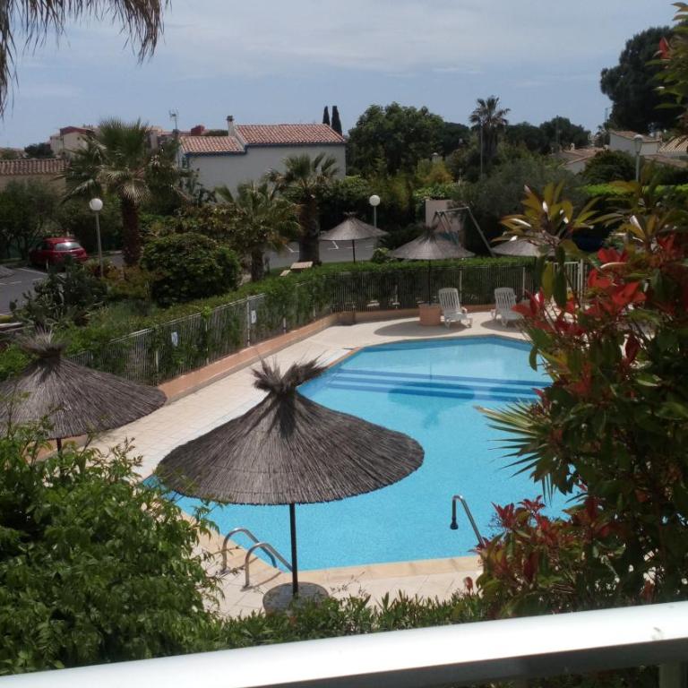 Brit Hotel Confort Hélios Agde - Chambre Double Exclusive - Piscine Chauffée et Parking Gratuit - 3