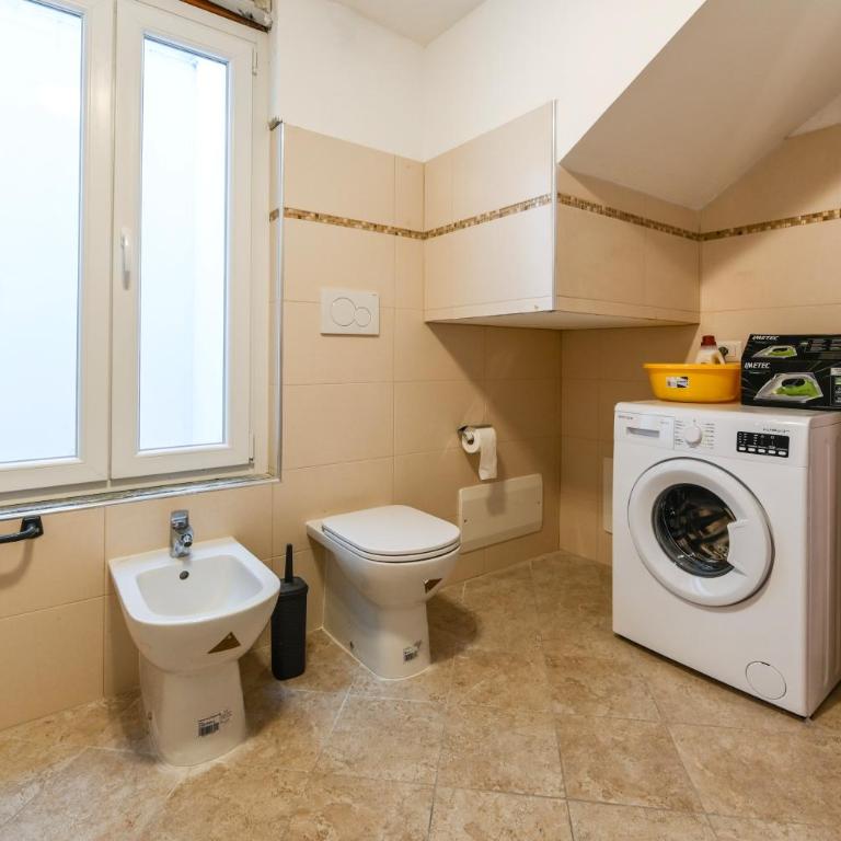 Villa Mimosa Diano Marina: exclusive use villa, garden, barbecue, 3 bedrooms and 3 bathrooms - Villa - 31