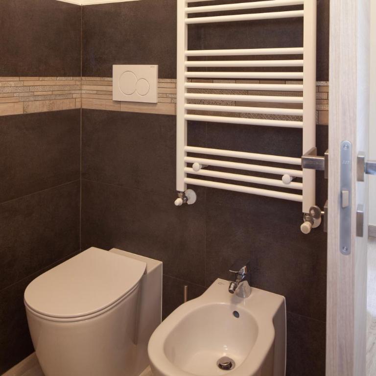 Villa Mimosa Diano Marina: exclusive use villa, garden, barbecue, 3 bedrooms and 3 bathrooms - Villa - 26