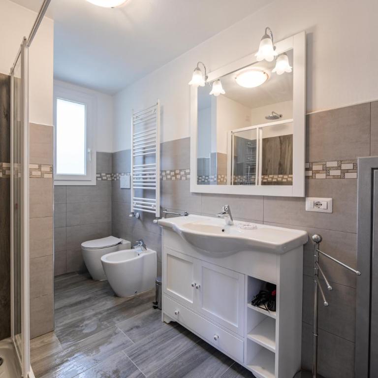 Villa Mimosa Diano Marina: exclusive use villa, garden, barbecue, 3 bedrooms and 3 bathrooms - Villa - 16