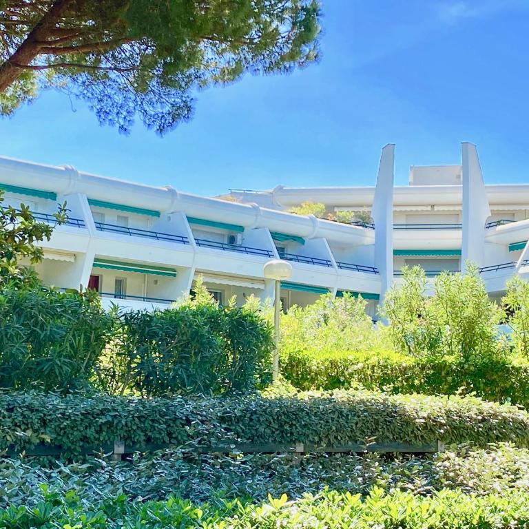 L'HERMITAGE - Studio moderne - Piscine - Ascenseur - Quart Golf - Monolocale con Vista Piscina - 3