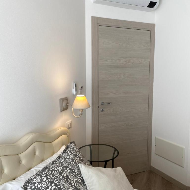 UNIQUE ROOMS - Camera Matrimoniale con Bagno Privato - 16