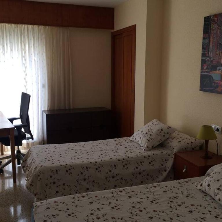 Playa Gandía, gran terraza, wifi, piscina, parking - Apartamento de 3 dormitorios - 10