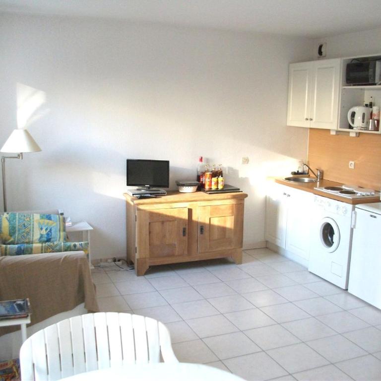Appartement 2 pièces proche centre et plage - One-Bedroom Apartment - 2