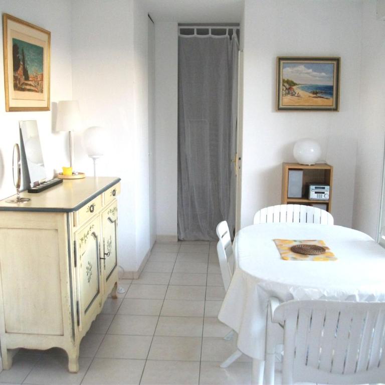 Appartement 2 pièces proche centre et plage - One-Bedroom Apartment - 3