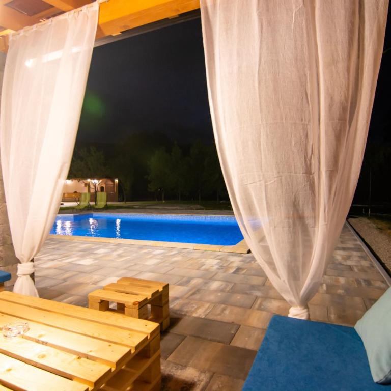 Oasis of peace - Three-Bedroom House - 45