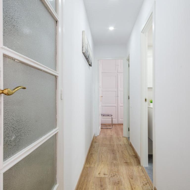 Blau Atic Apartment - Two-Bedroom Apartment - 11