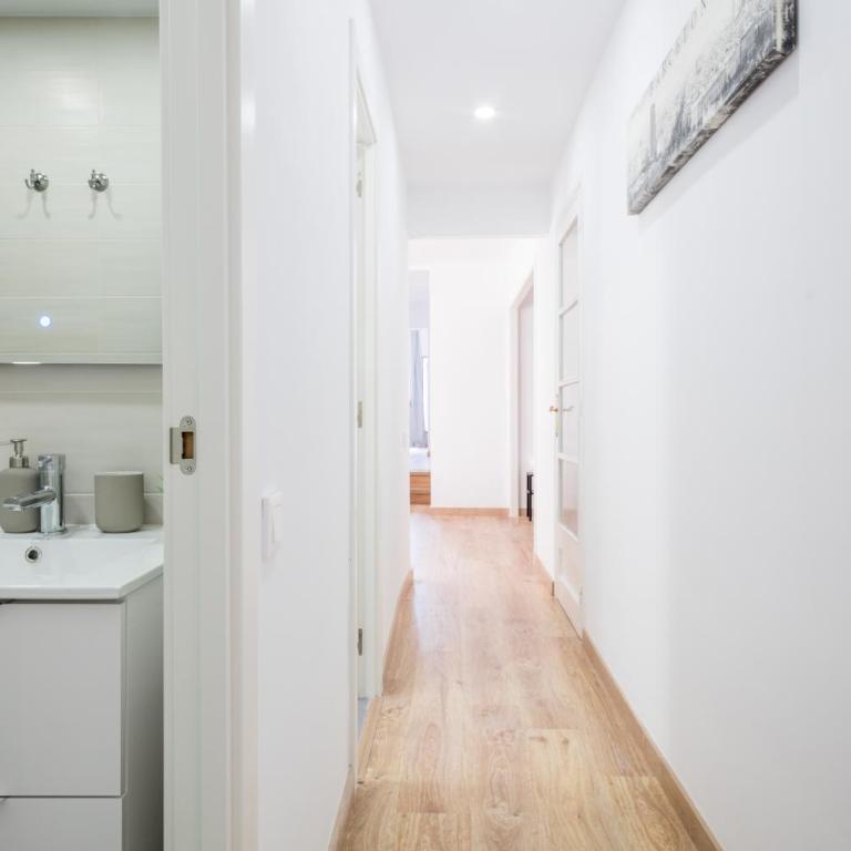 Blau Atic Apartment - Two-Bedroom Apartment - 6