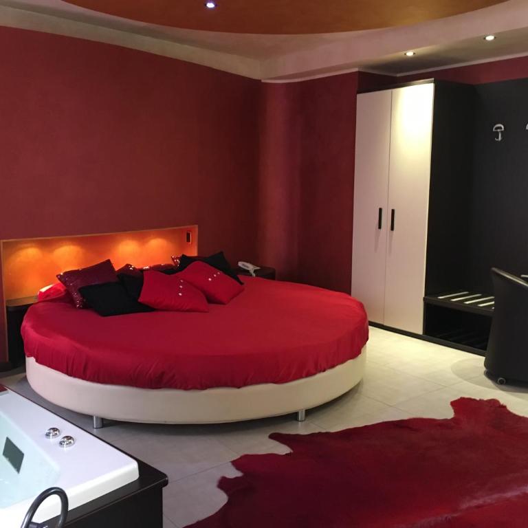 Alessi Hotel Trattoria - Suite Deluxe con Vasca Idromassaggio - 2