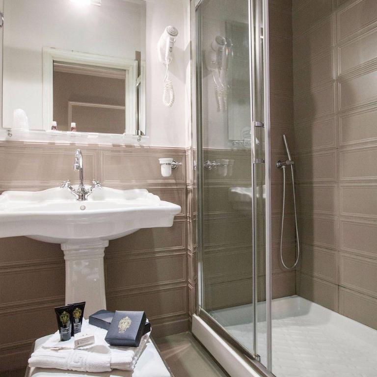 Hotel Lombardia - Economy Double Room - 1