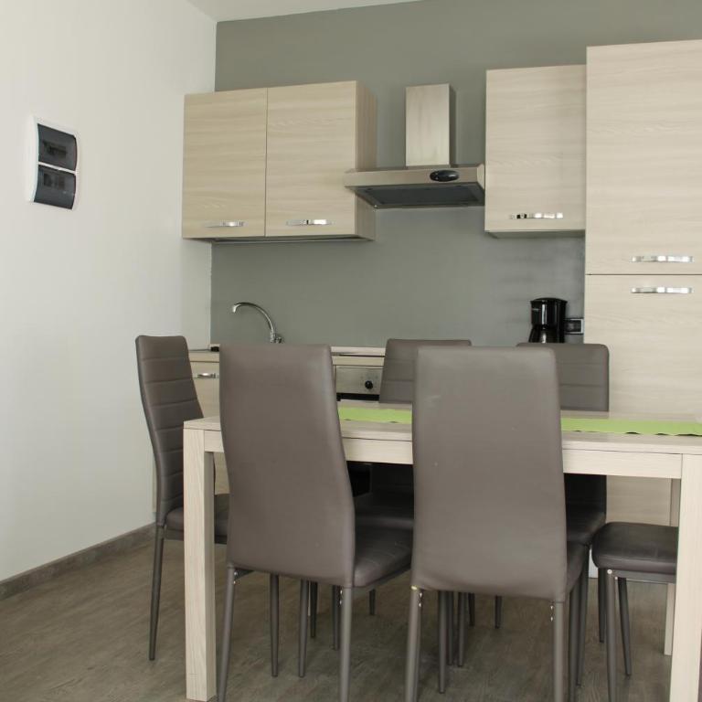 Residence Royal House - Appartamento con 1 Camera da Letto e Balcone - 2