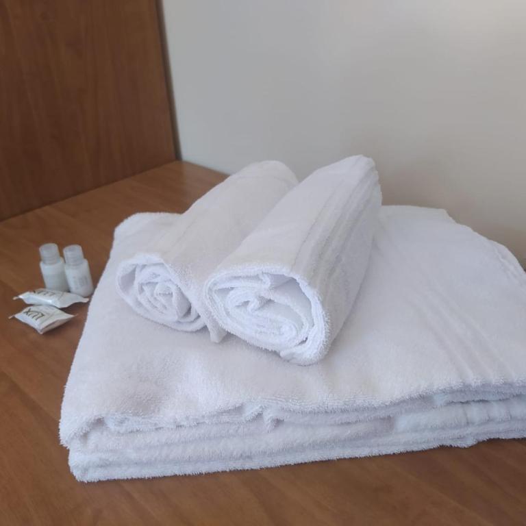 Hotel Luisa - Doppel-/Zweibettzimmer mit Balkon - 9
