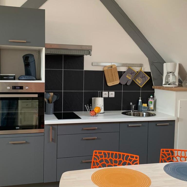 SUPERLOGIS - Sous Les Toits - T2- 3étoiles - BLOIS-HYPERCENTRE 1 chambre 4 personnes - Apartment mit 1 Schlafzimmer - 15