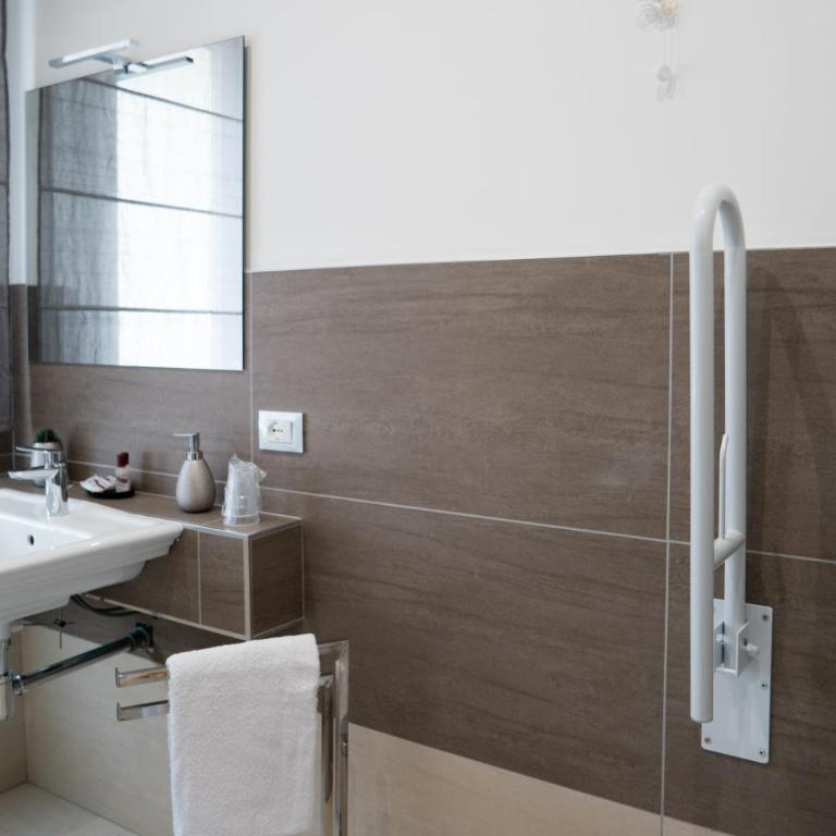 Venice Rooms - Camera Familiare con Balcone - 7