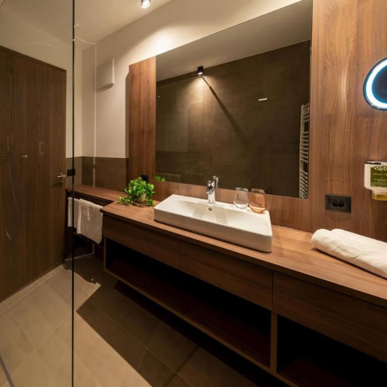 Garden Park Hotel - Deluxe Family Suite with Balcony - 4