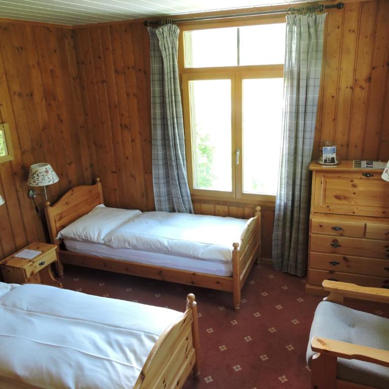 Hotel Fex - Doppelzimmer mit Gemeinschaftsbad - 1