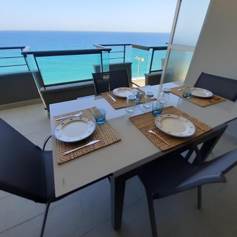 Apartamento vistas mar primera linea playa - Apartamento de 2 dormitorios - 2