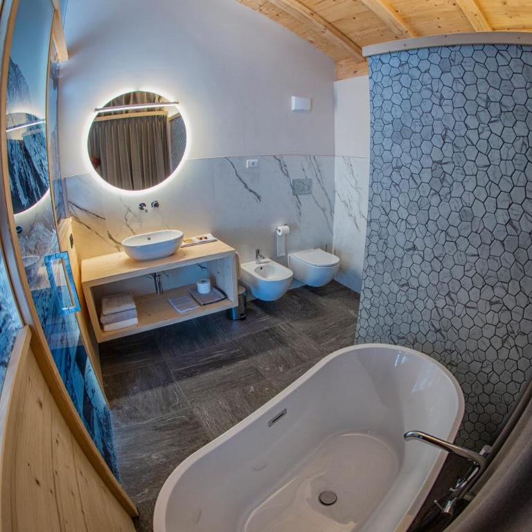Limes Alpine Rooms - Camera Matrimoniale Deluxe con Balcone - 6