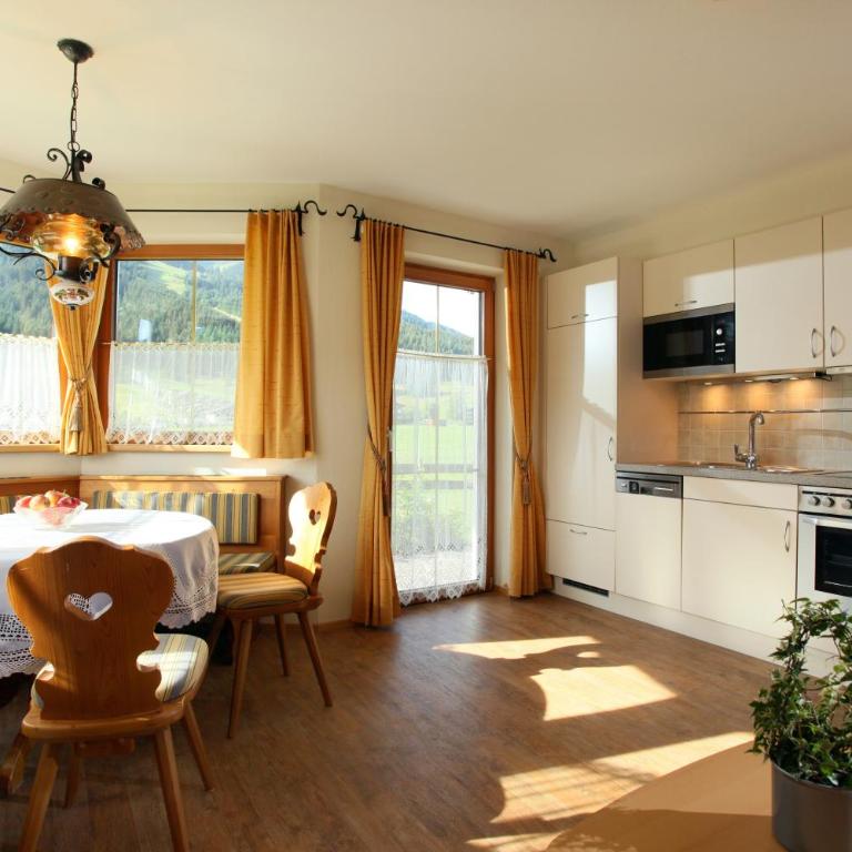 Haus Hirzinger - Apartment mit 3 Schlafzimmern und Terrasse - 4