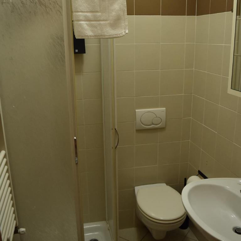 La Dea - Camera Matrimoniale con Bagno Privato - 4