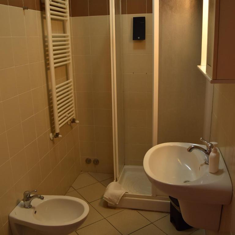 La Dea - Camera Matrimoniale con Bagno Privato - 4