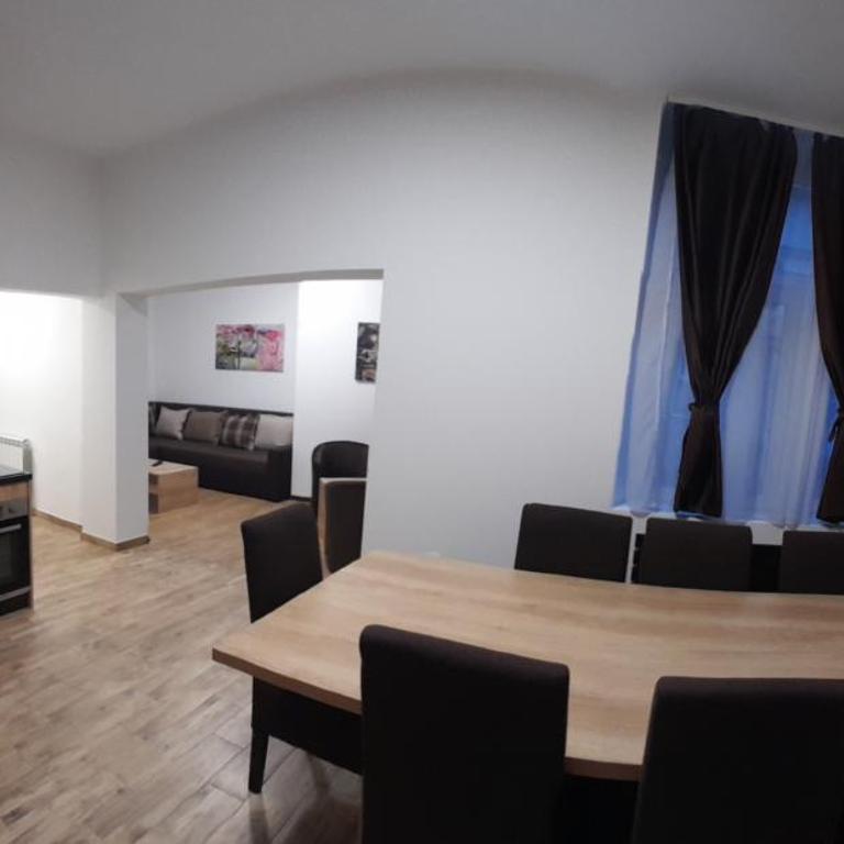 Apartment Artistika - Apartman sa 3 Spavaće Sobe - 1