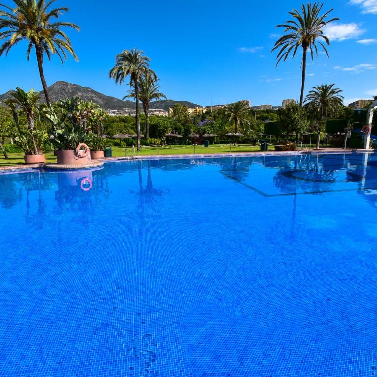 Benal Beach, Luxury Sea & Mountain View Beachside 1 Bedroom Apartment - Apartment with Sea View - 25
