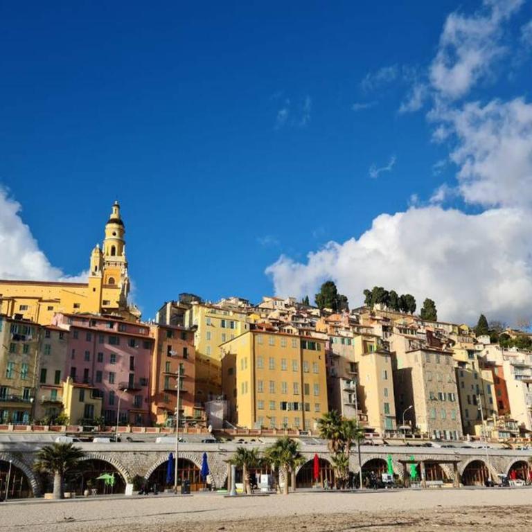 Menton 3 pièces vue mer bord de plage hyper centre - Apartment mit 2 Schlafzimmern - 32