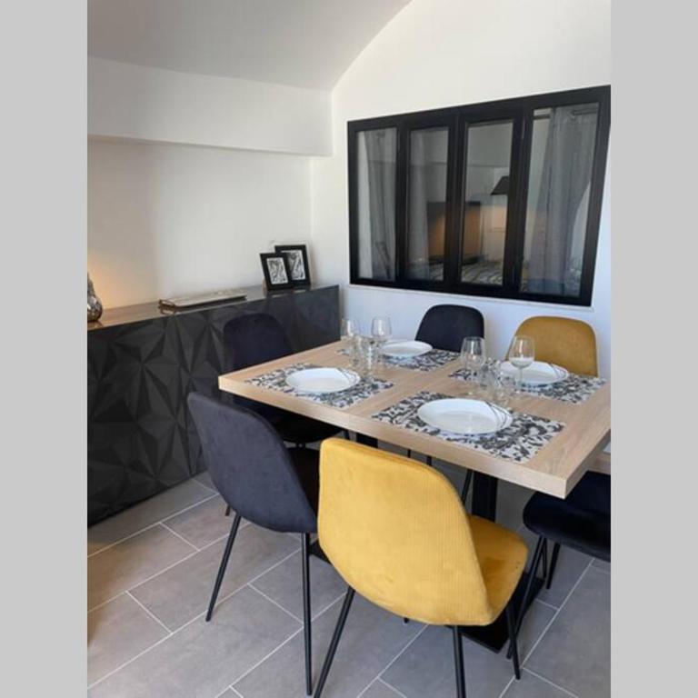 Menton 3 pièces vue mer bord de plage hyper centre - Apartment mit 2 Schlafzimmern - 17