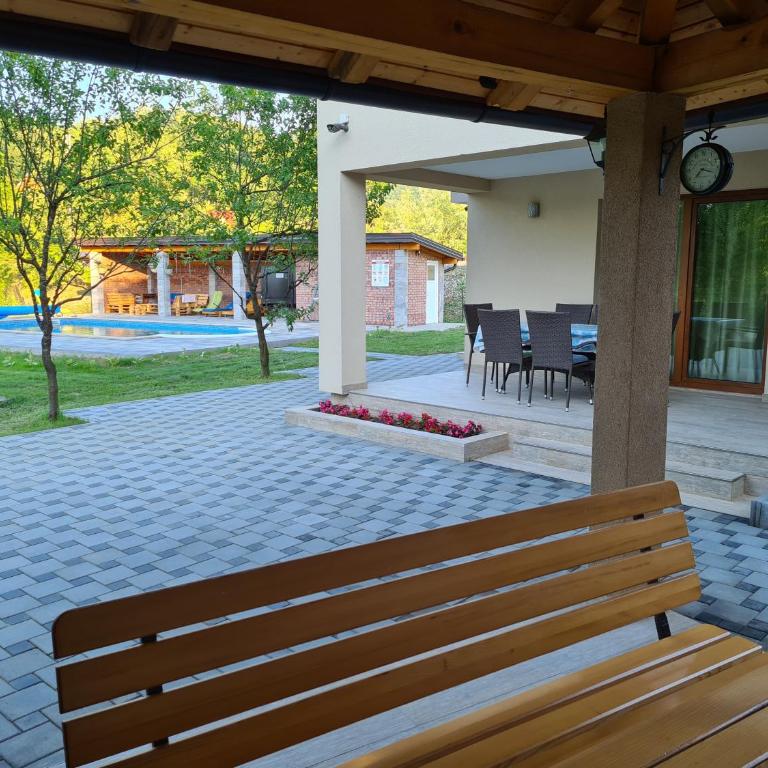 Oasis of peace - Three-Bedroom House - 8