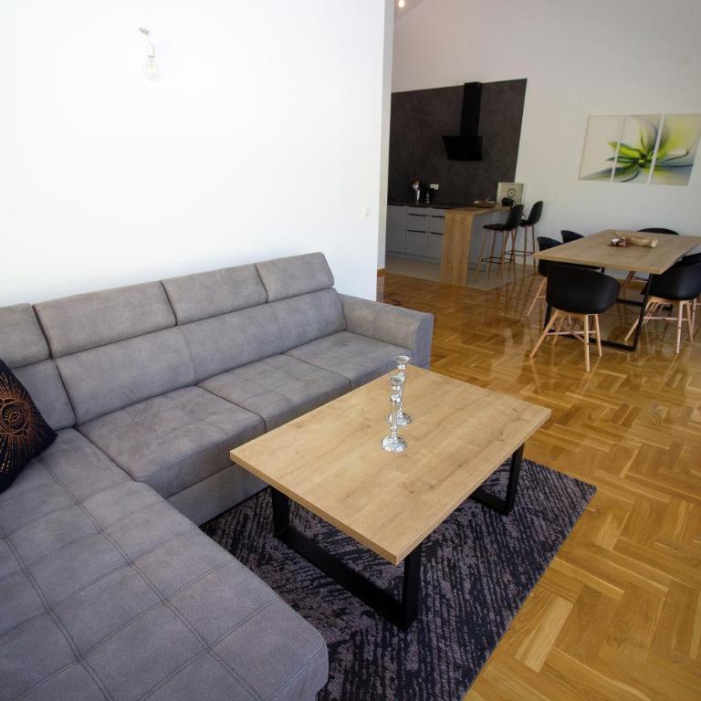 Penthouse with Old bridge view and jacuzzi - Two-Bedroom Apartment - 6