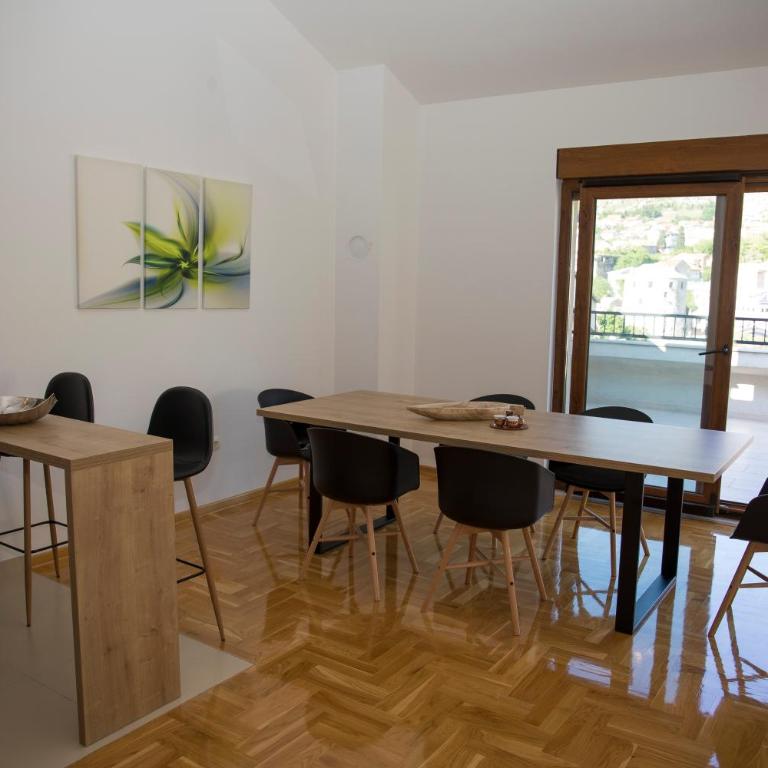 Penthouse with Old bridge view and jacuzzi - Two-Bedroom Apartment - 12