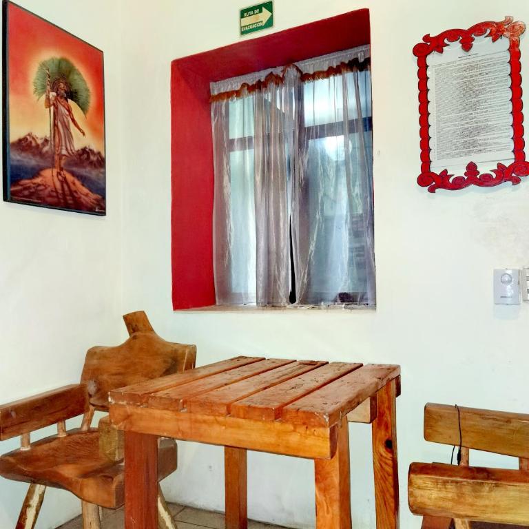 The Roof Backpackers - Bed in 8-Bed Mixed Dormitory Room - 2