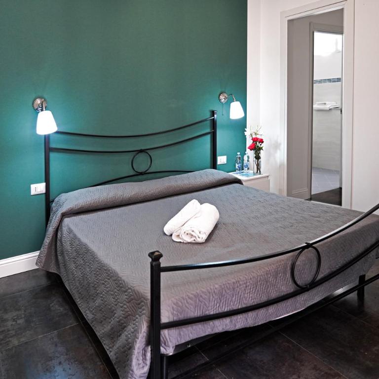 B&B Giardino Bellini-centro - Triple Room with Balcony - 4