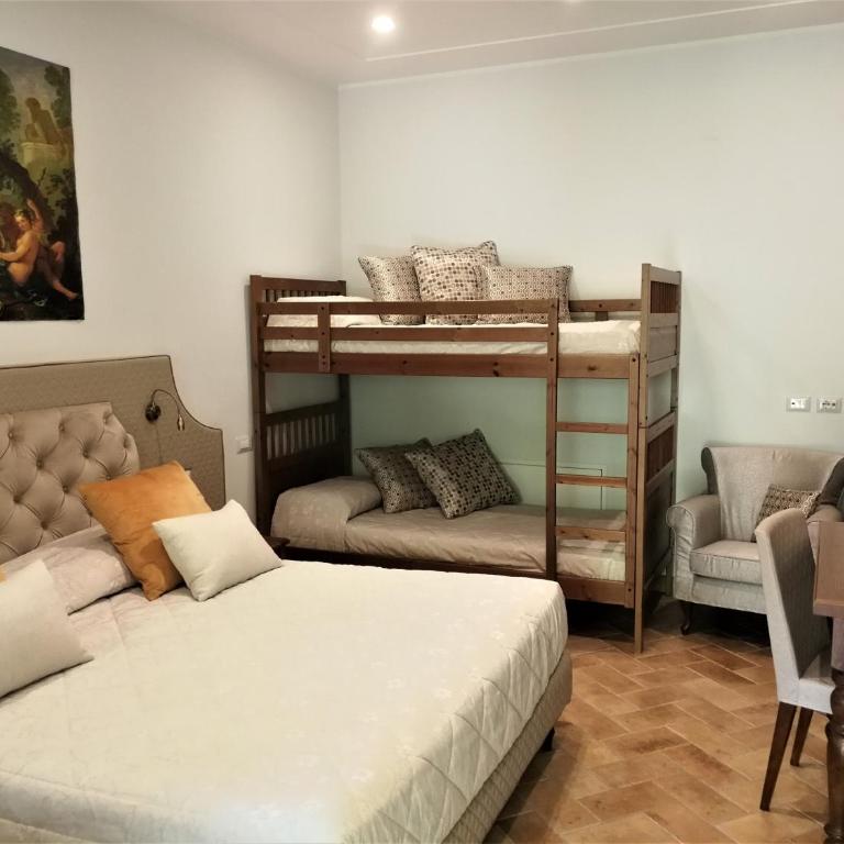 Relais Country House - Family Room with Private Bathroom - 3