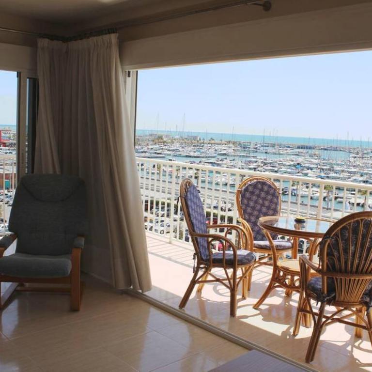 APARTAMENTO EN PRIMERA LINEA DE PLAYA CON INCREIBLES VISTAS - Apartamento de 3 dormitorios - 3