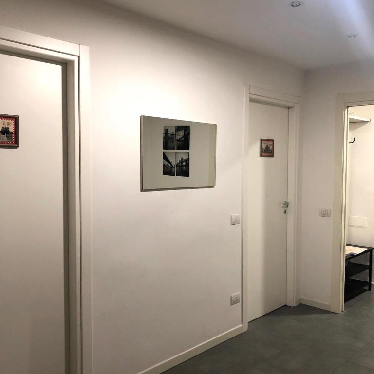 Guest House Brianza Room - Large Double Room with Shared Bathroom - 24