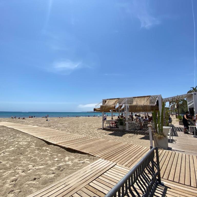 Calle San Carlos 132 - Two-Bedroom Apartment - 42
