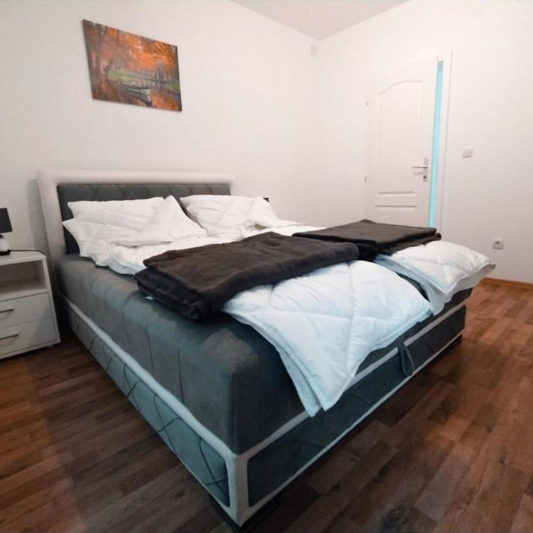 Malevilla Apartment - One-Bedroom Apartment - 9