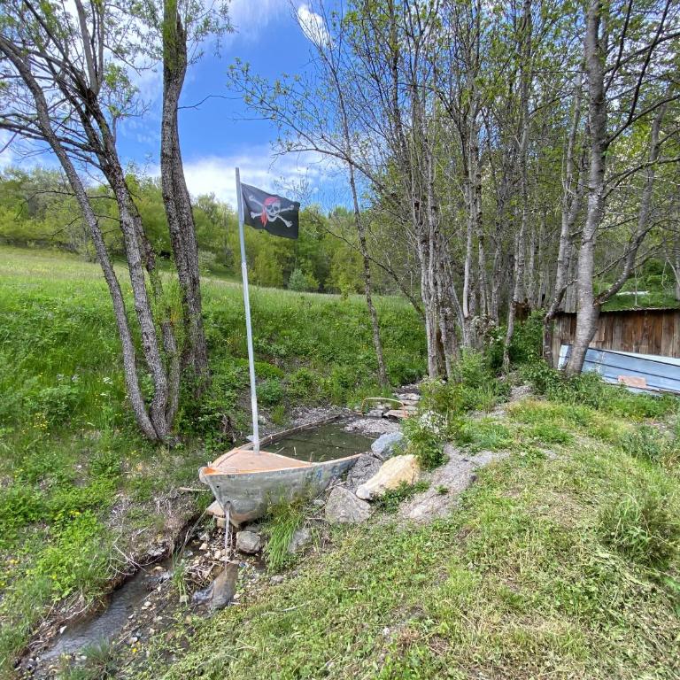 LE PASSE-MONTAGNE Bel appartement avec terrasse dans vieille ferme de montagne rénovée - Two-Bedroom Apartment - 24