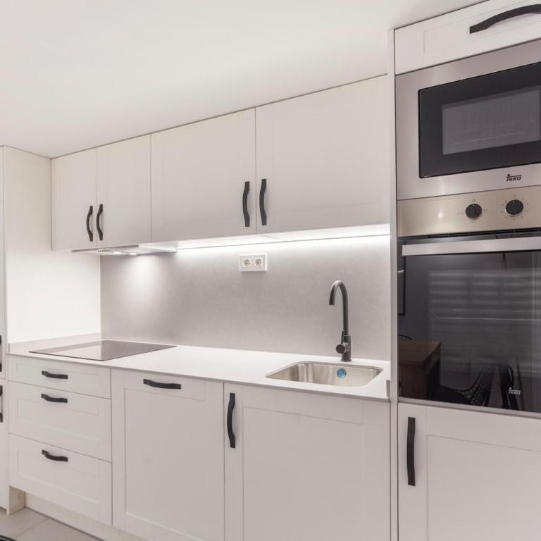 Patio en Madrid - Two-Bedroom Apartment III - 10