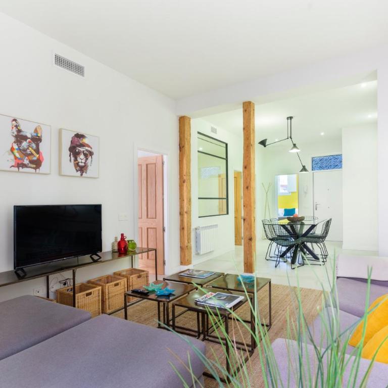 Patio en Madrid - Three-Bedroom Apartment VIII - 4