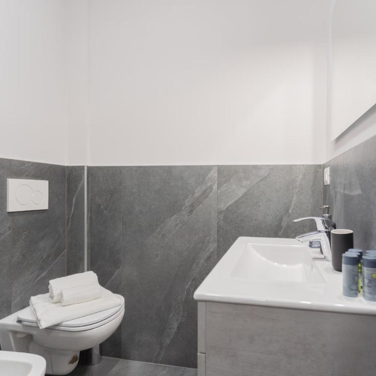 Sant'Agostino Apartments by Rent All Como - One-Bedroom Apartment - 4