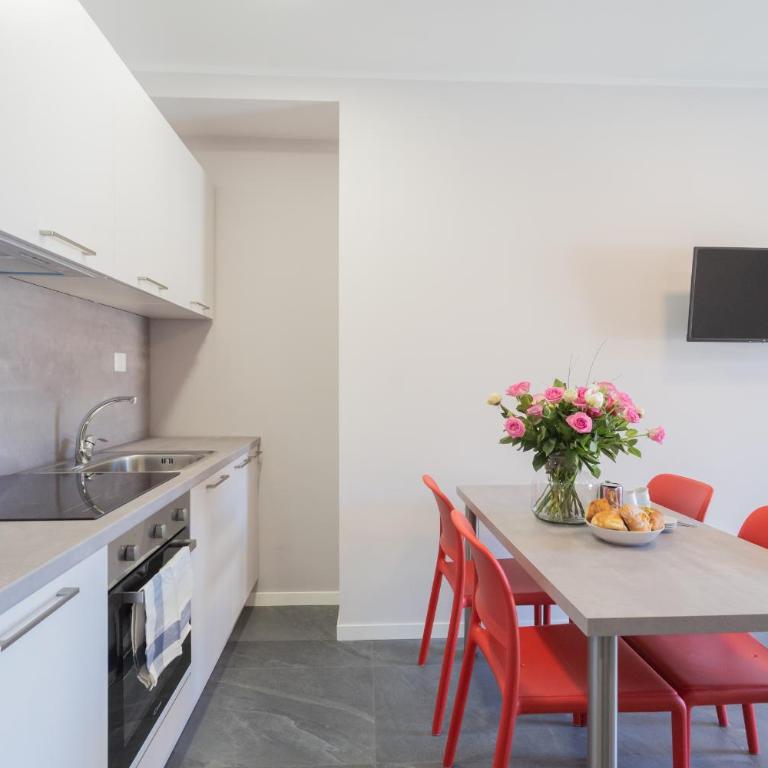 Sant'Agostino Apartments by Rent All Como - One-Bedroom Apartment - 24