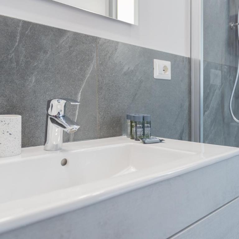 Sant'Agostino Apartments by Rent All Como - One-Bedroom Apartment - 22