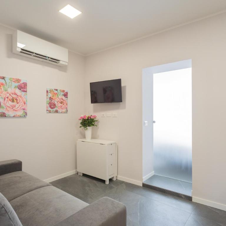 Sant'Agostino Apartments by Rent All Como - One-Bedroom Apartment - 29