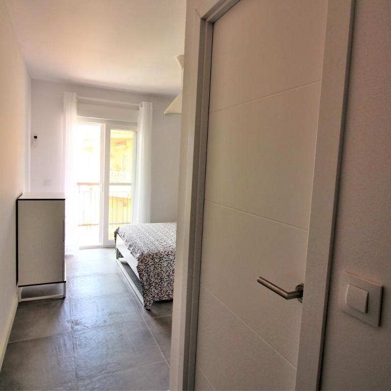 Global Immo 4075 PUIG 3-4 - Three-Bedroom Apartment - 9