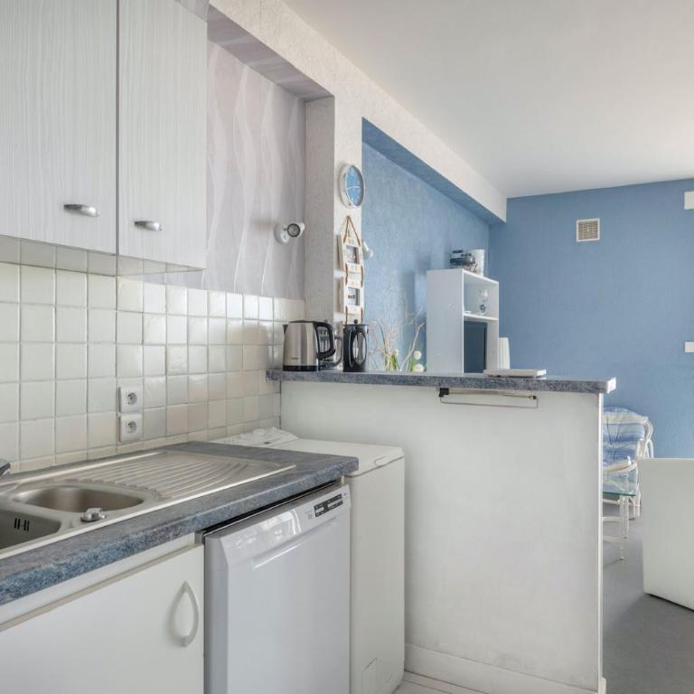 À 50m de la plage, appartement vue mer pour 5 - Appartement - 7