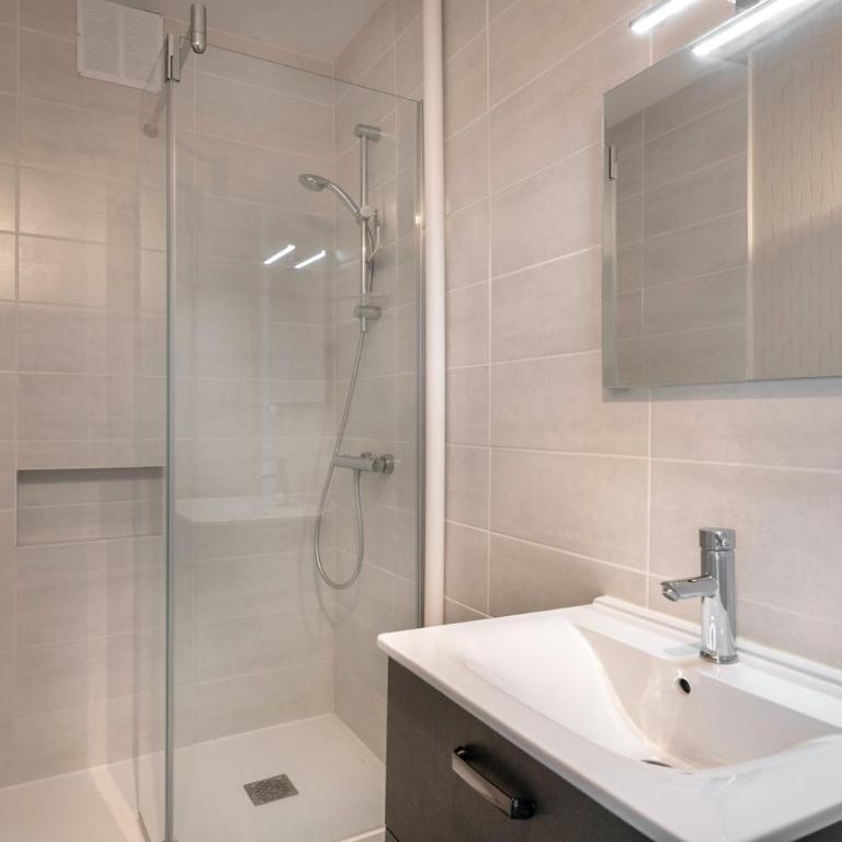 À 50m de la plage, appartement vue mer pour 5 - Appartement - 12