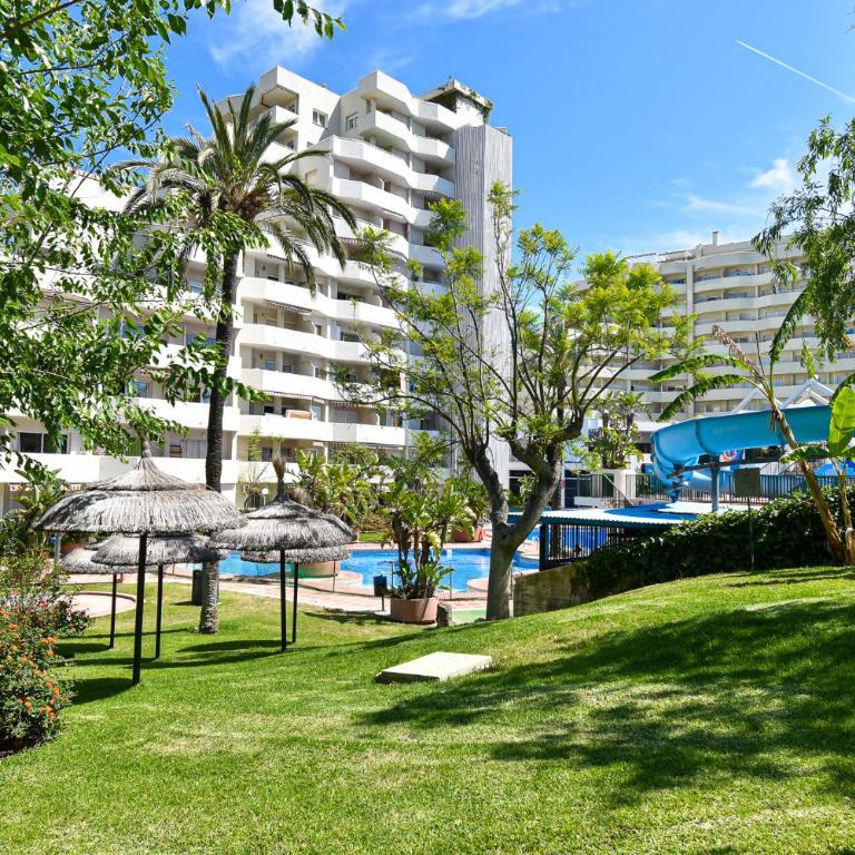 Benal Beach, Luxury Sea & Mountain View Beachside 1 Bedroom Apartment - Apartment with Sea View - 34